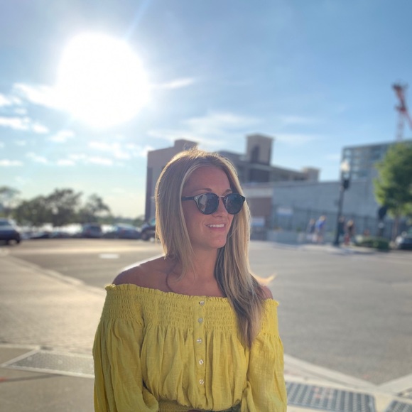 Meet your Posher, Katharine - Picture 1 of 2